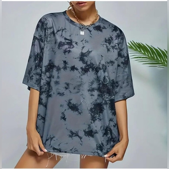 Women's Black and Gray Tie-Dye Casual Oversized T-Shirt Size Medium - Picture 1 of 16